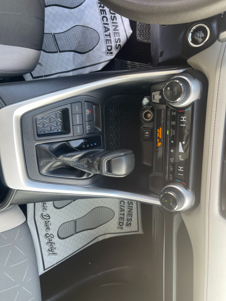 Toyota RAV4 XLE 2019