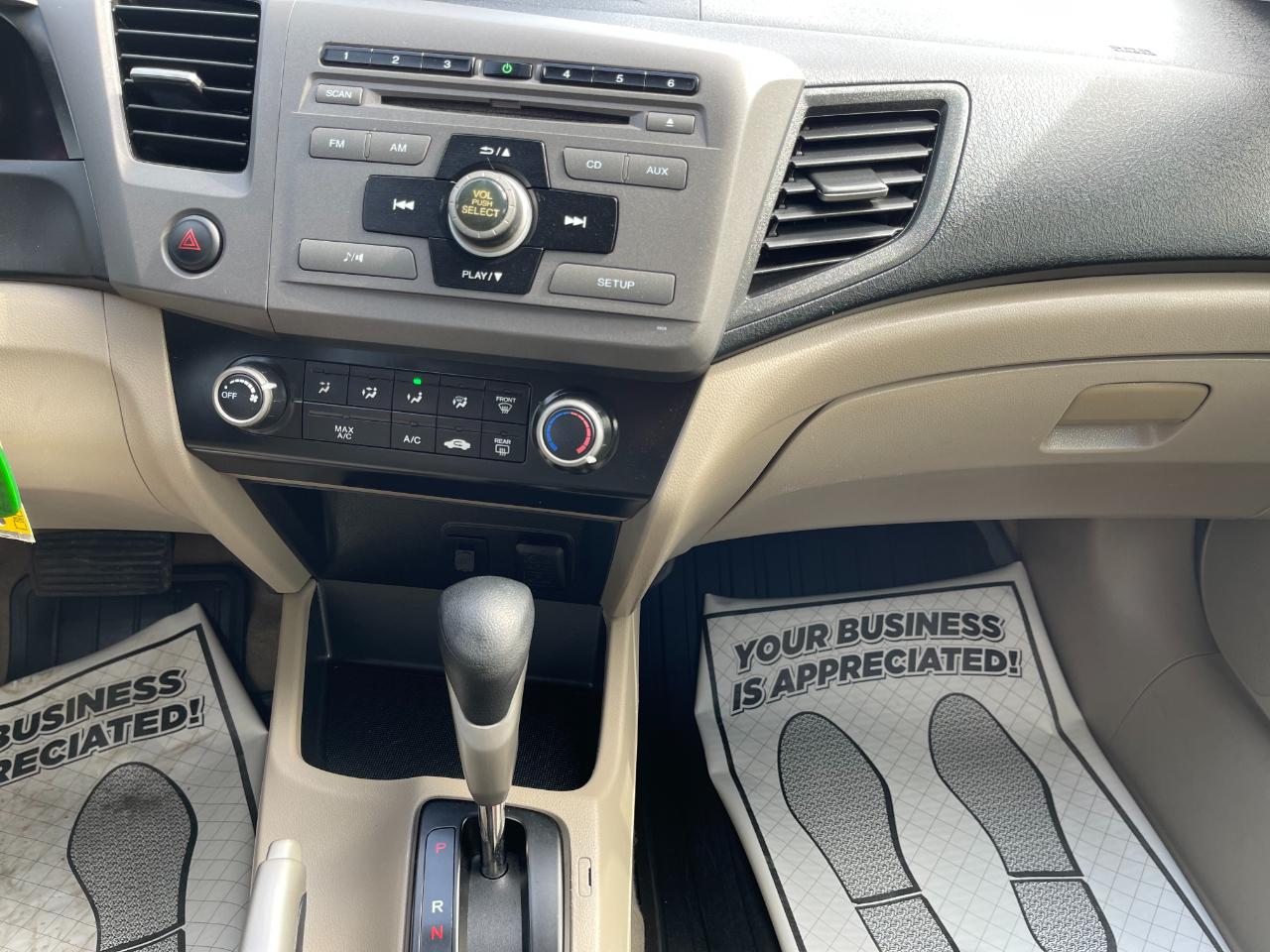 Honda Civic LX Sedan 5-Speed AT 2012