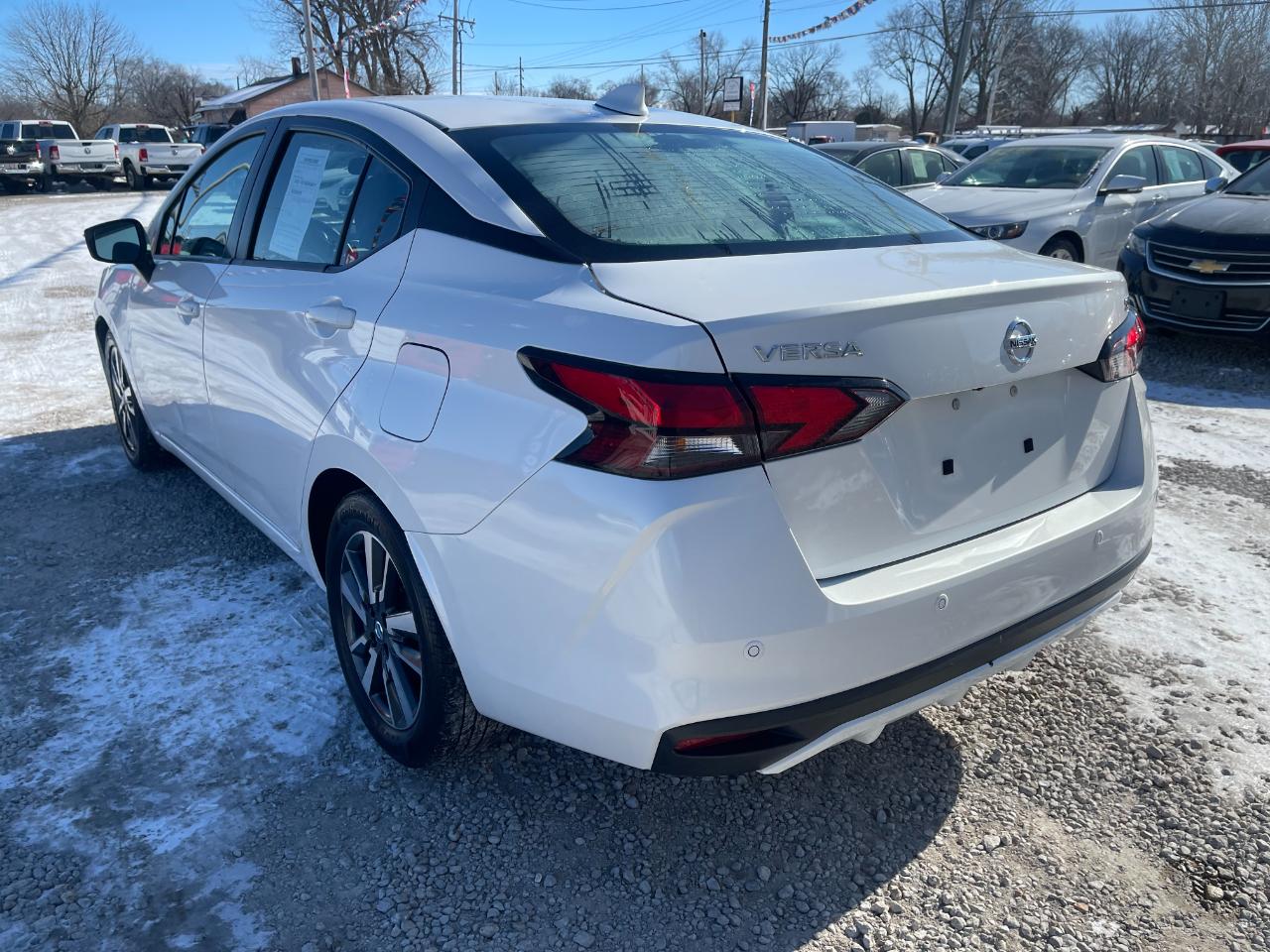 Nissan Versa SV 2021