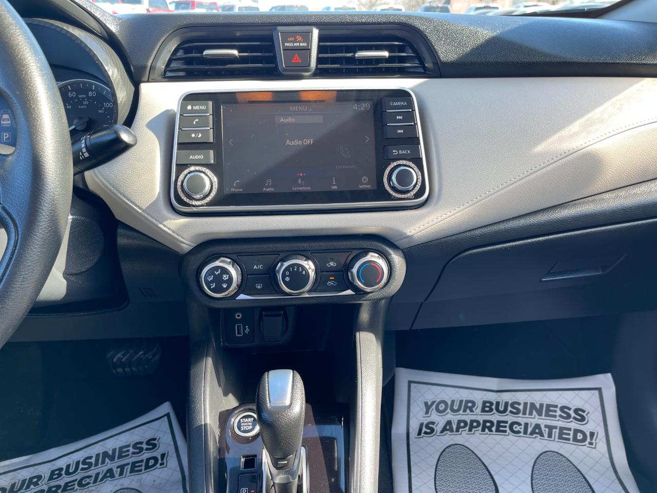 Nissan Versa SV 2021