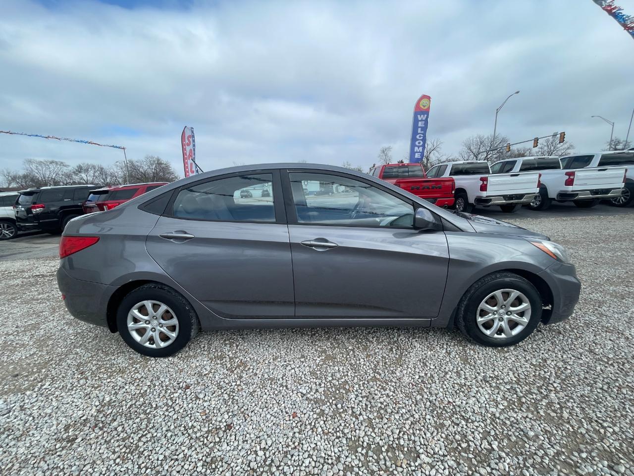 Hyundai Accent GLS 4-Door 2013