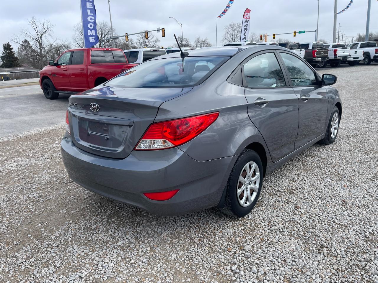 Hyundai Accent GLS 4-Door 2013