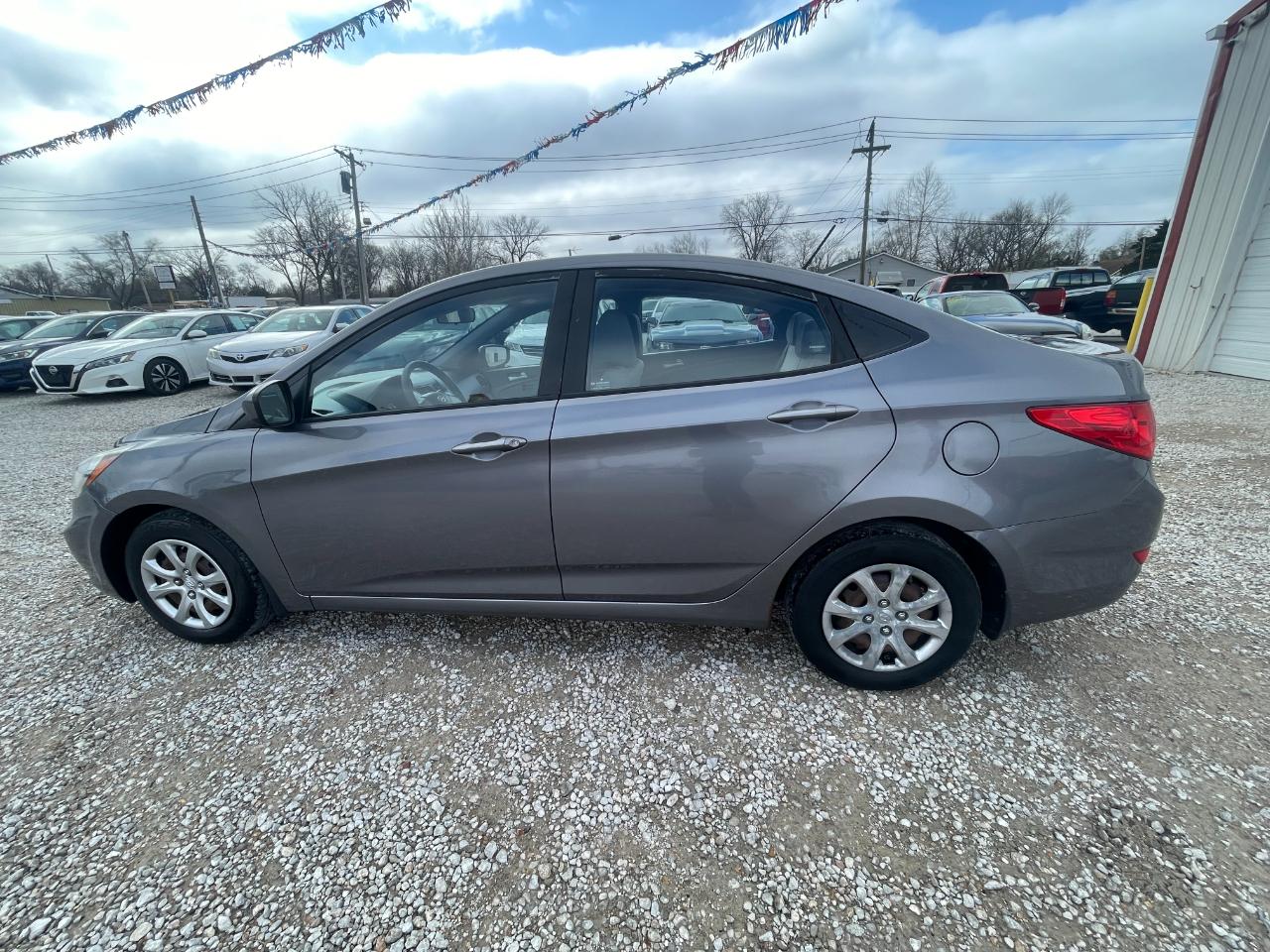 Hyundai Accent GLS 4-Door 2013