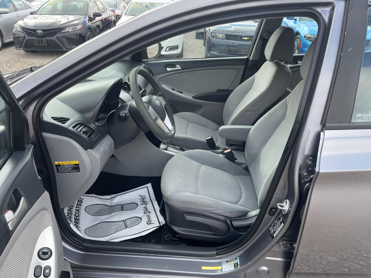 Hyundai Accent GLS 4-Door 2013