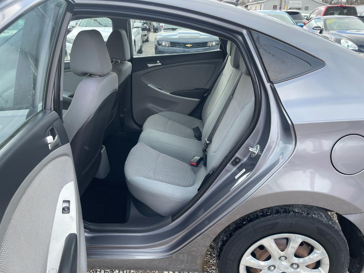 Hyundai Accent GLS 4-Door 2013