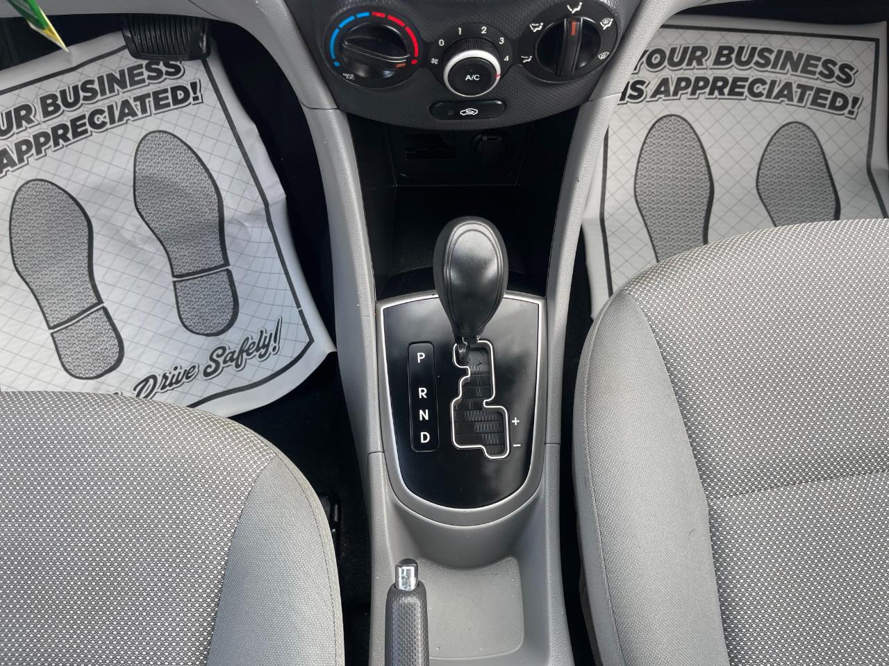 Hyundai Accent GLS 4-Door 2013