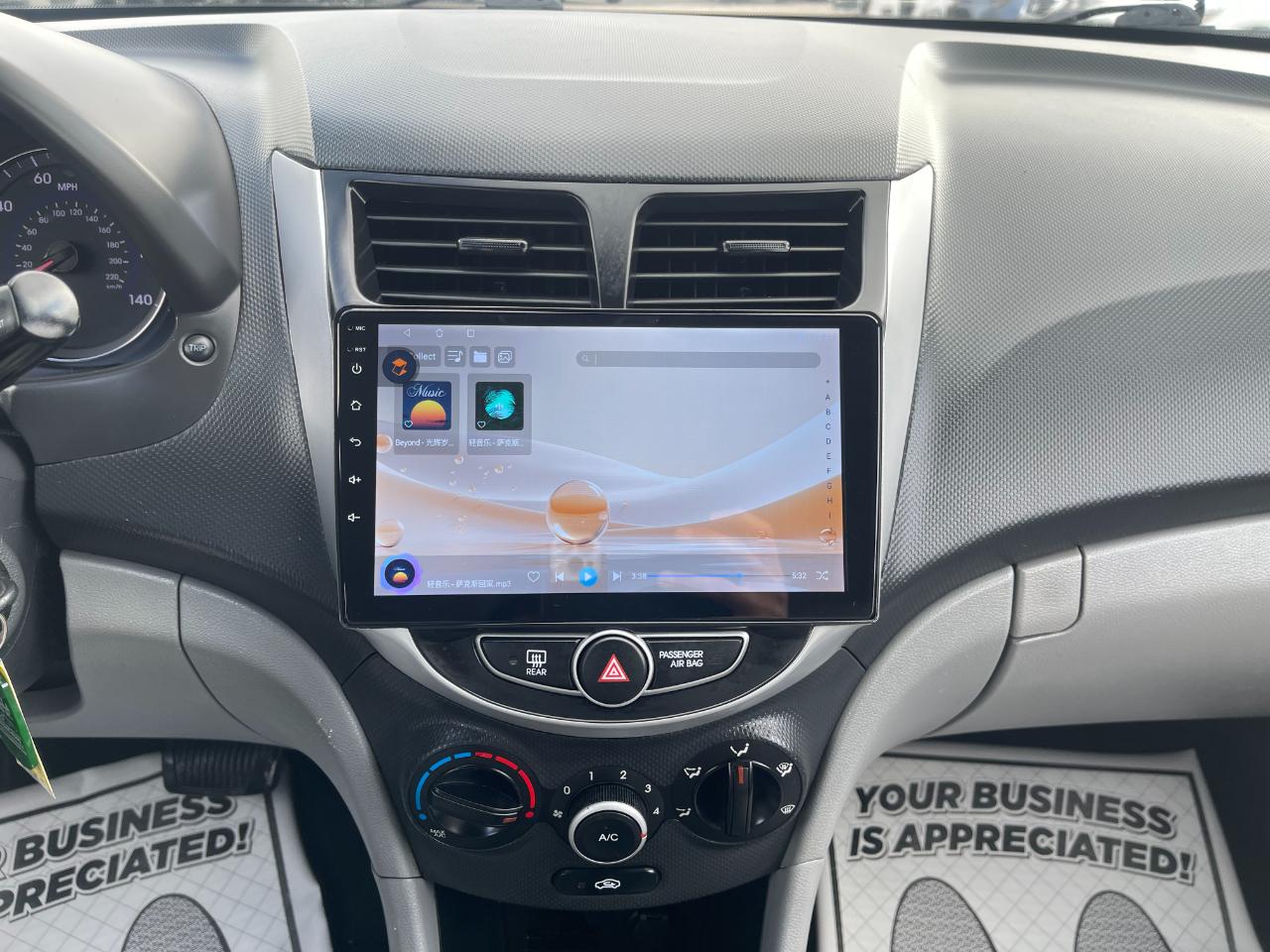 Hyundai Accent GLS 4-Door 2013