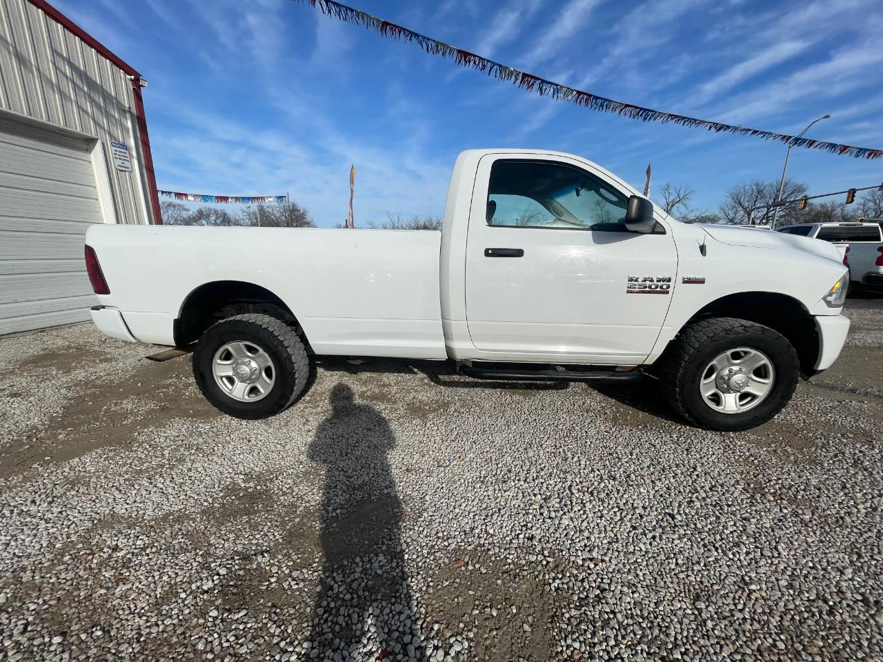 RAM 2500 Tradesman Regular Cab 4WD 2015