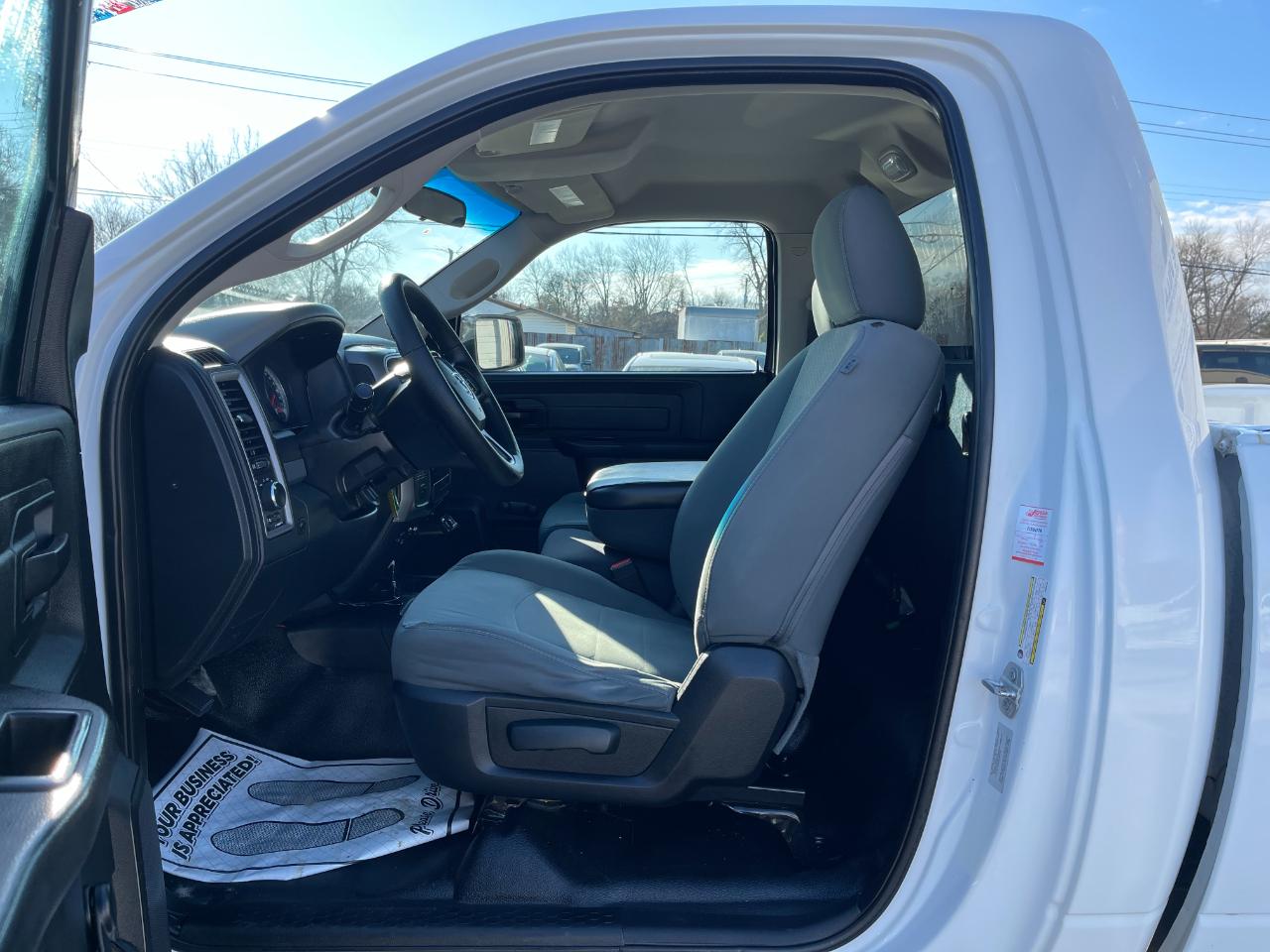 RAM 2500 Tradesman Regular Cab 4WD 2015