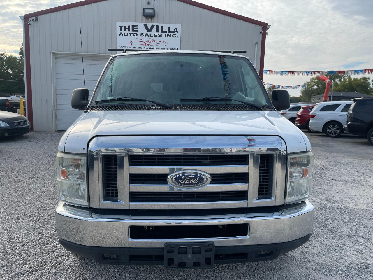 Ford Econoline E-350 XL Super Duty 2012