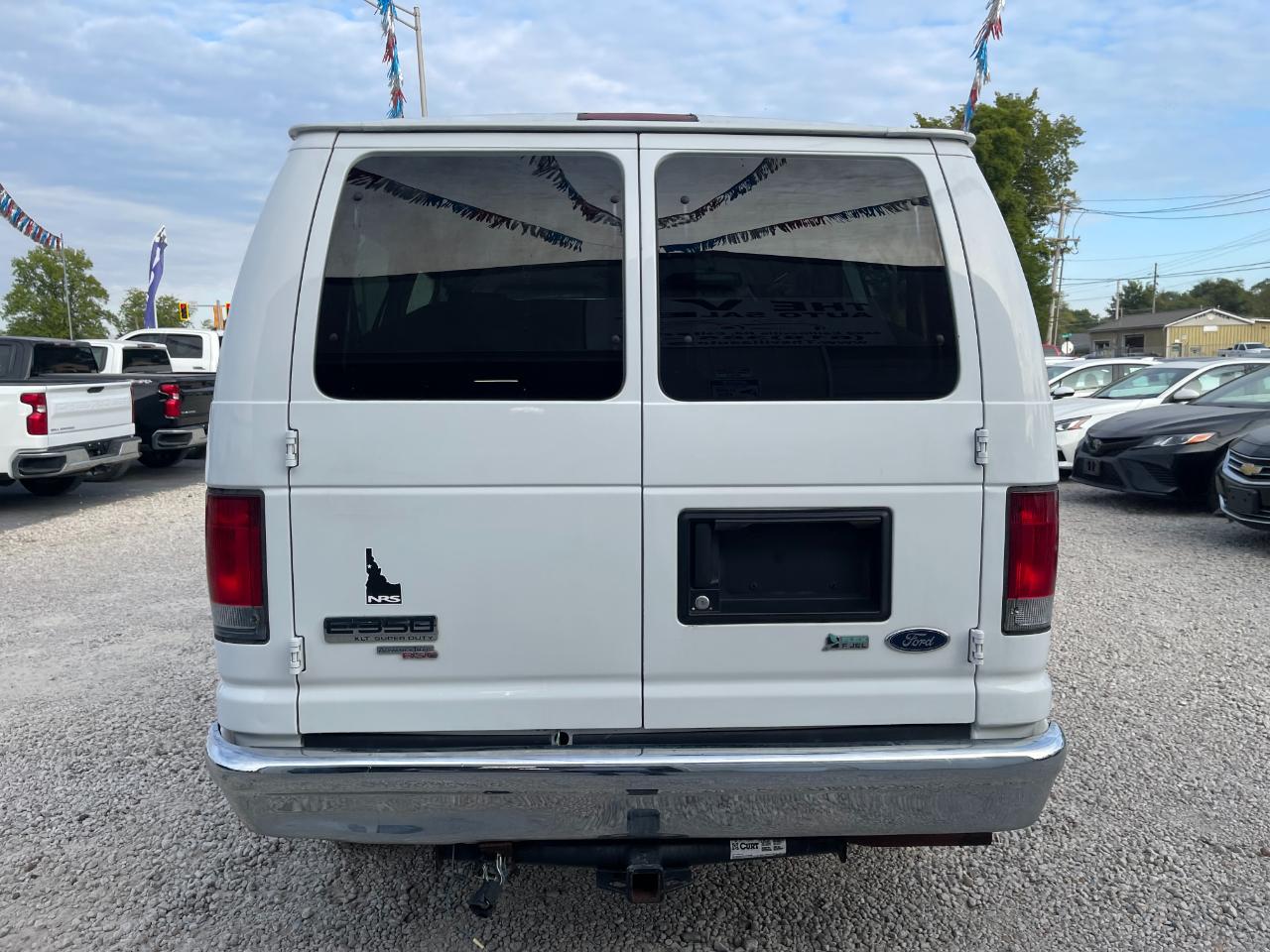 Ford Econoline E-350 XL Super Duty 2012