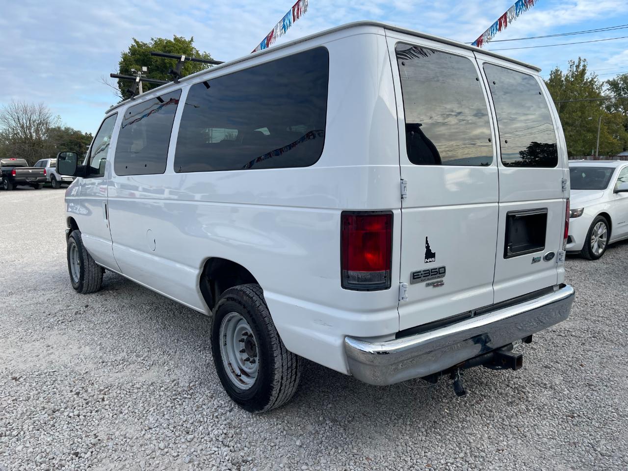 Ford Econoline E-350 XL Super Duty 2012