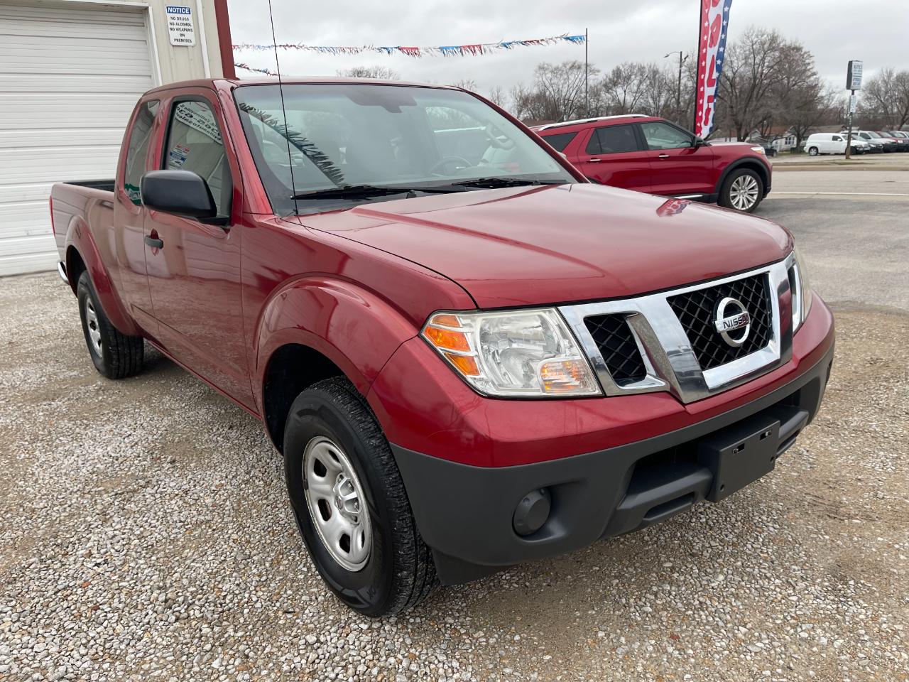 Nissan Frontier SV King Cab I4 5MT 2WD 2016