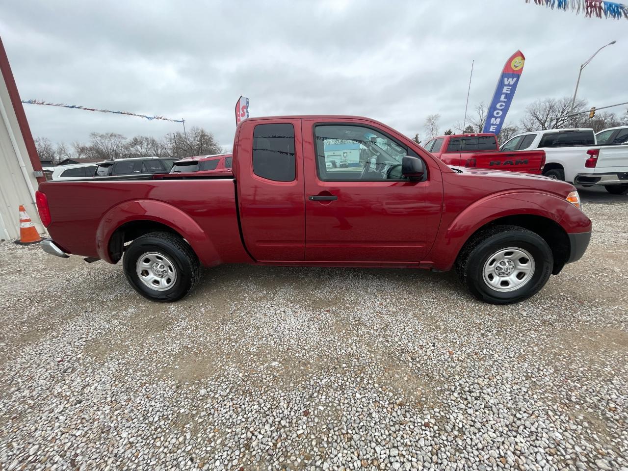 Nissan Frontier SV King Cab I4 5MT 2WD 2016
