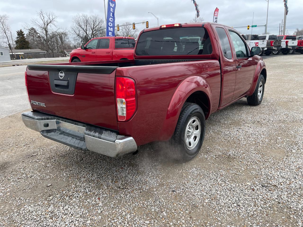 Nissan Frontier SV King Cab I4 5MT 2WD 2016