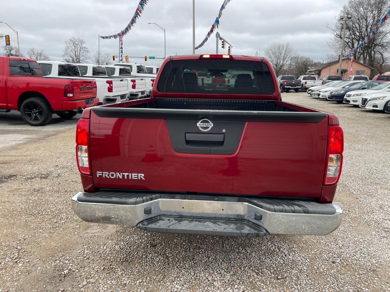 Nissan Frontier SV King Cab I4 5MT 2WD 2016