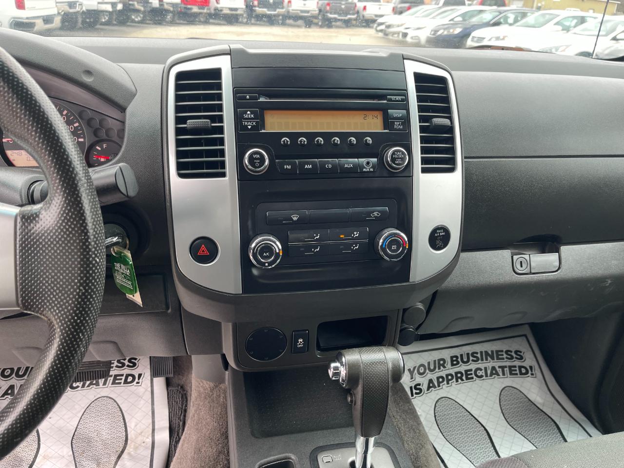 Nissan Frontier SV King Cab I4 5MT 2WD 2016