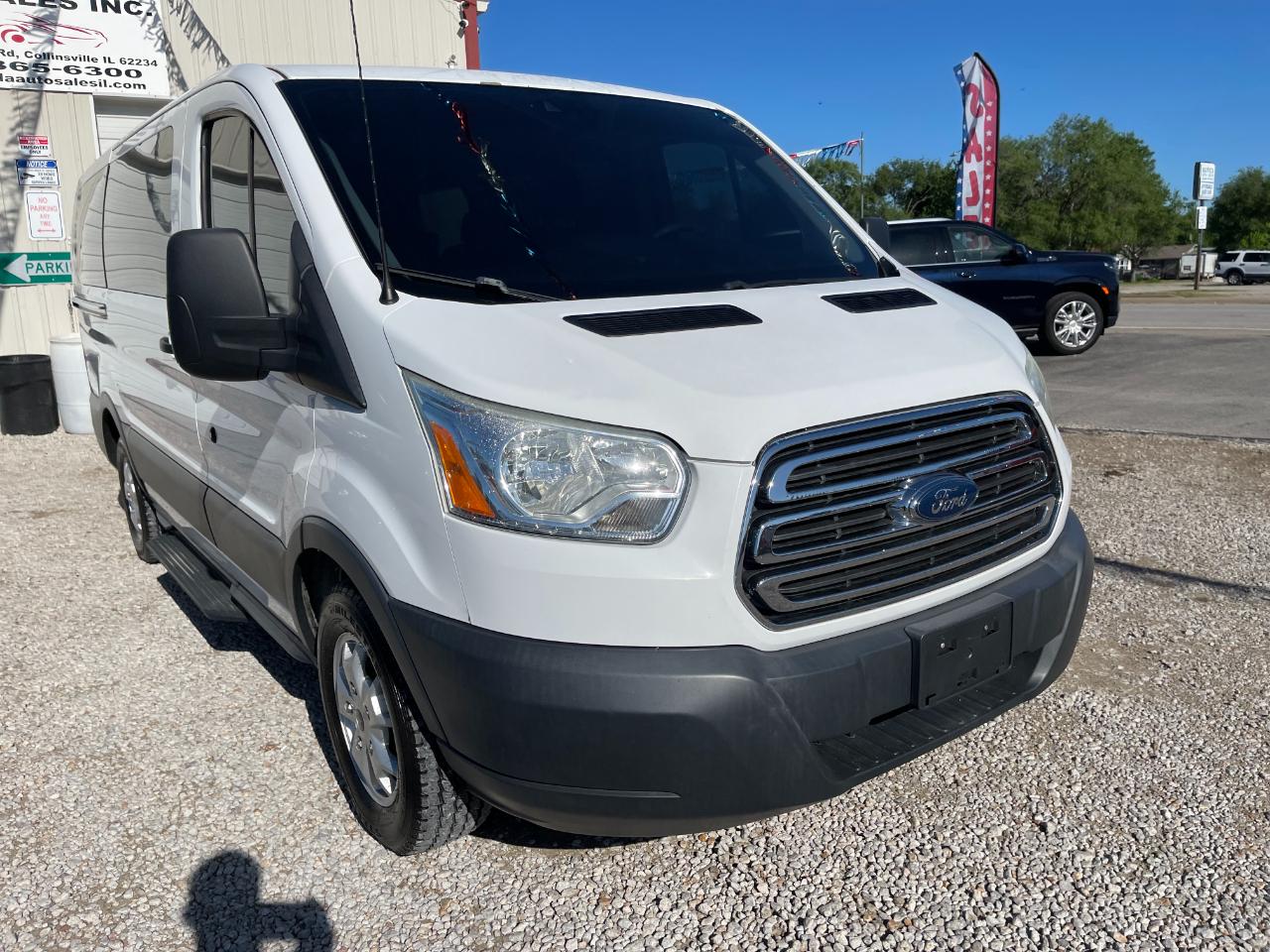 Ford Transit 150 Wagon Low Roof XL w/Sliding Pass. 130-in. WB 2015