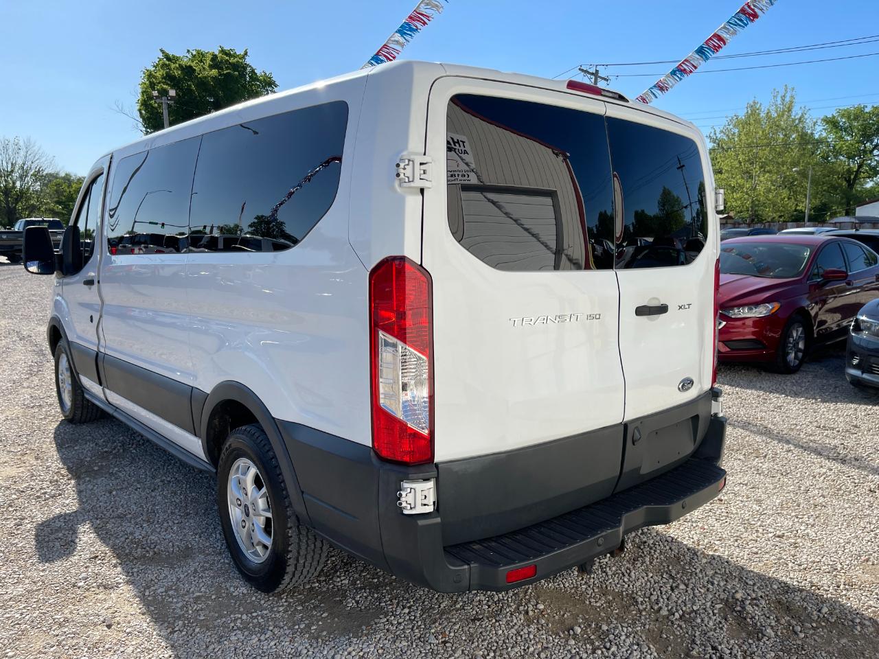Ford Transit 150 Wagon Low Roof XL w/Sliding Pass. 130-in. WB 2015