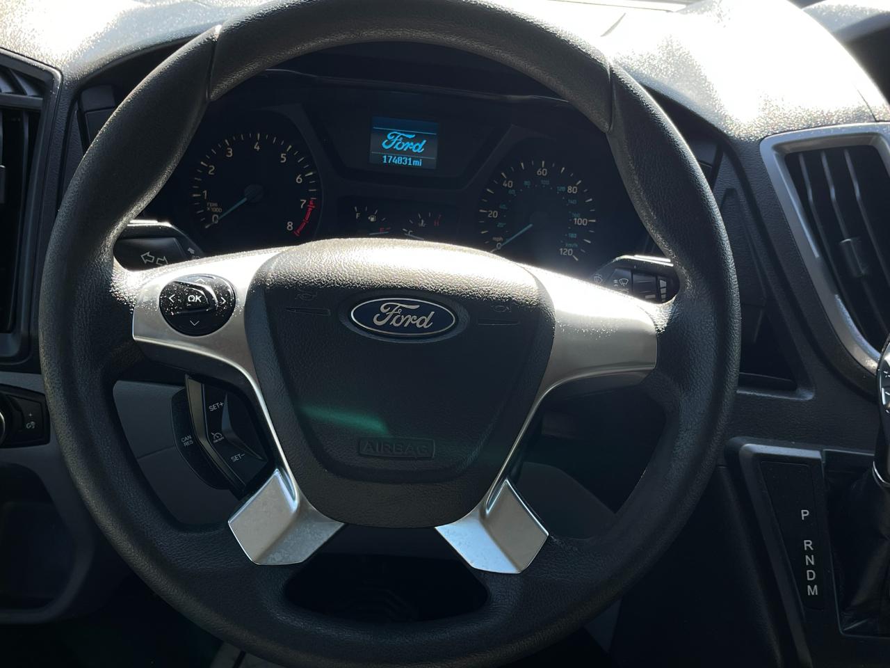 Ford Transit 150 Wagon Low Roof XL w/Sliding Pass. 130-in. WB 2015