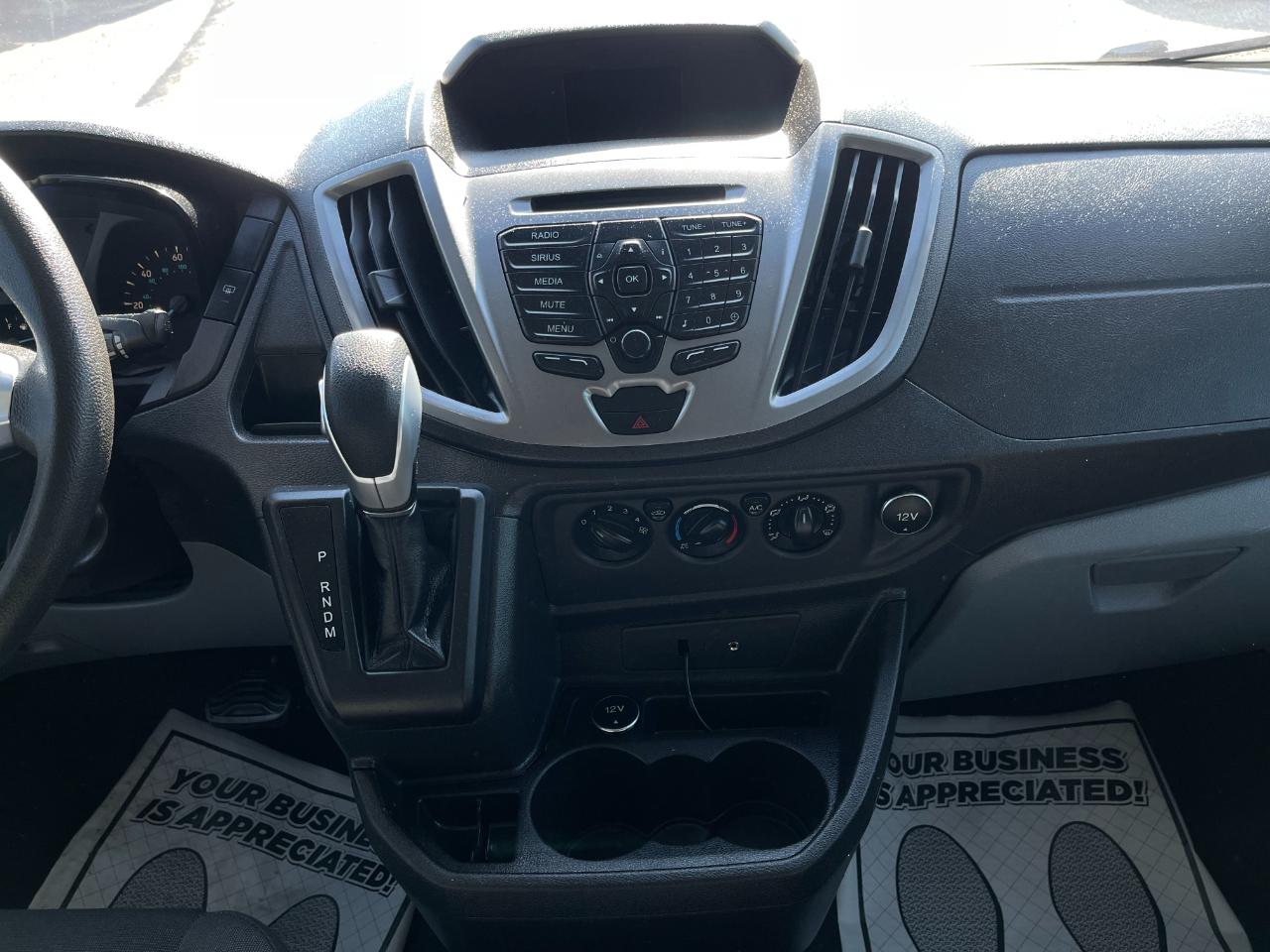 Ford Transit 150 Wagon Low Roof XL w/Sliding Pass. 130-in. WB 2015