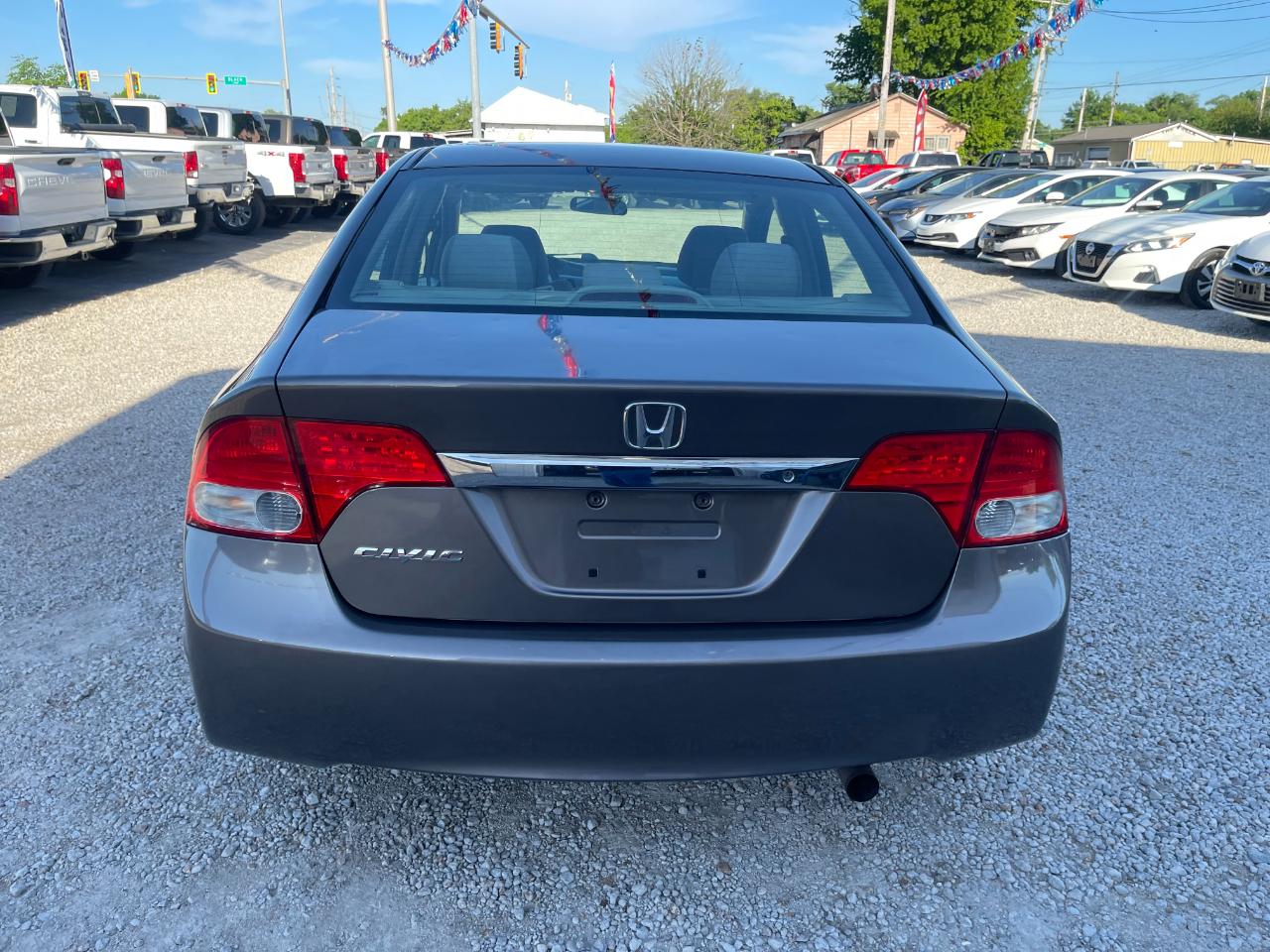 Honda Civic LX Sedan 5-Speed AT 2011