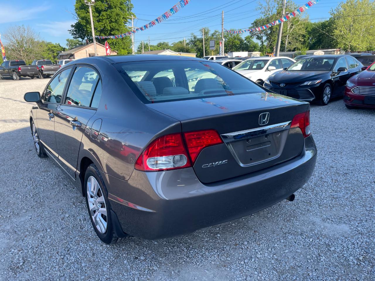 Honda Civic LX Sedan 5-Speed AT 2011