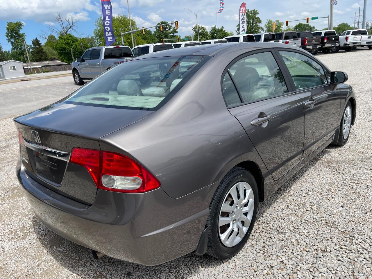Honda Civic LX Sedan 5-Speed AT 2011