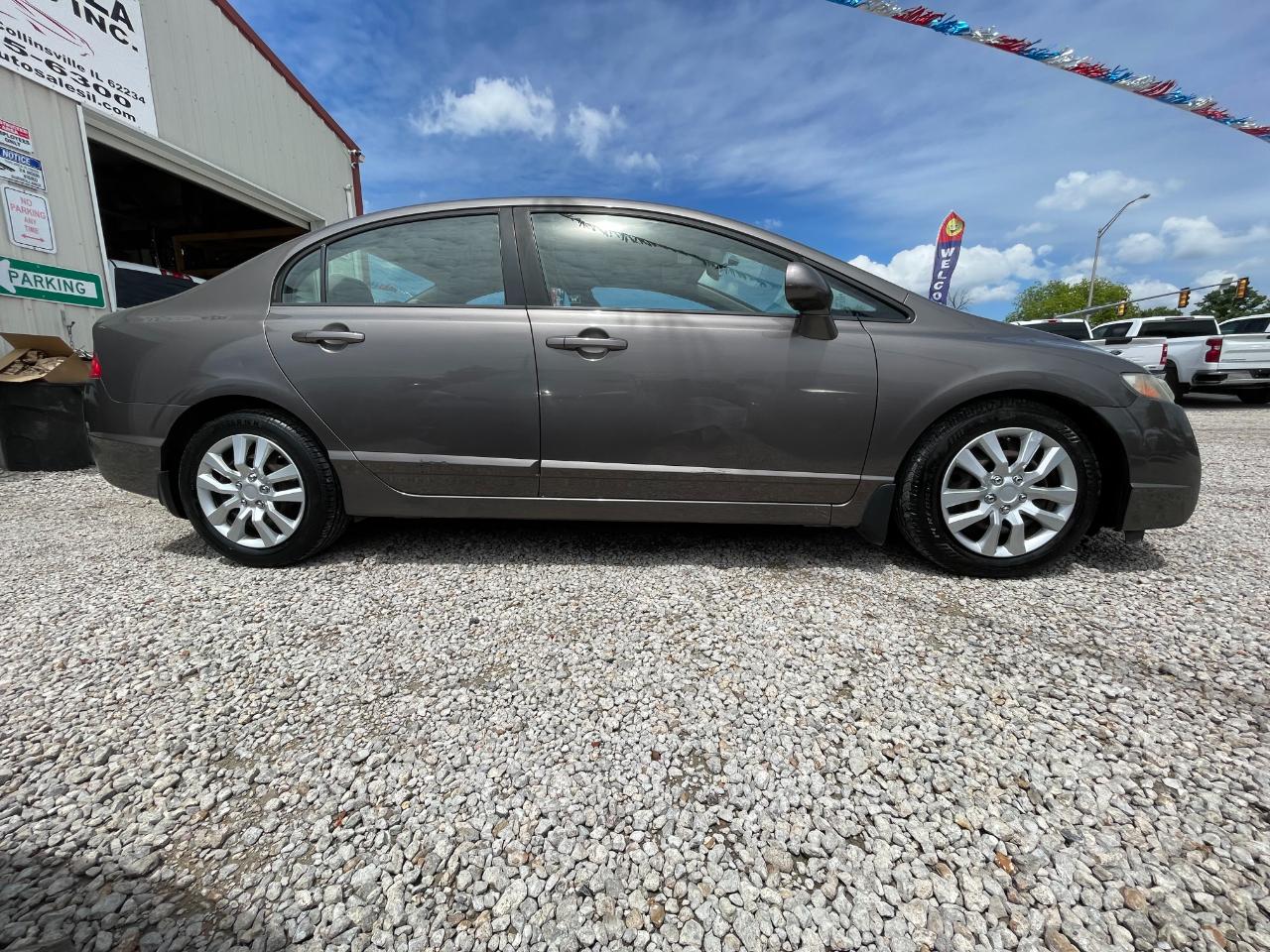 Honda Civic LX Sedan 5-Speed AT 2011