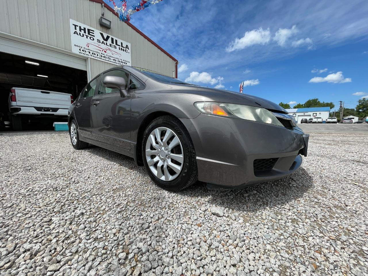 Honda Civic LX Sedan 5-Speed AT 2011