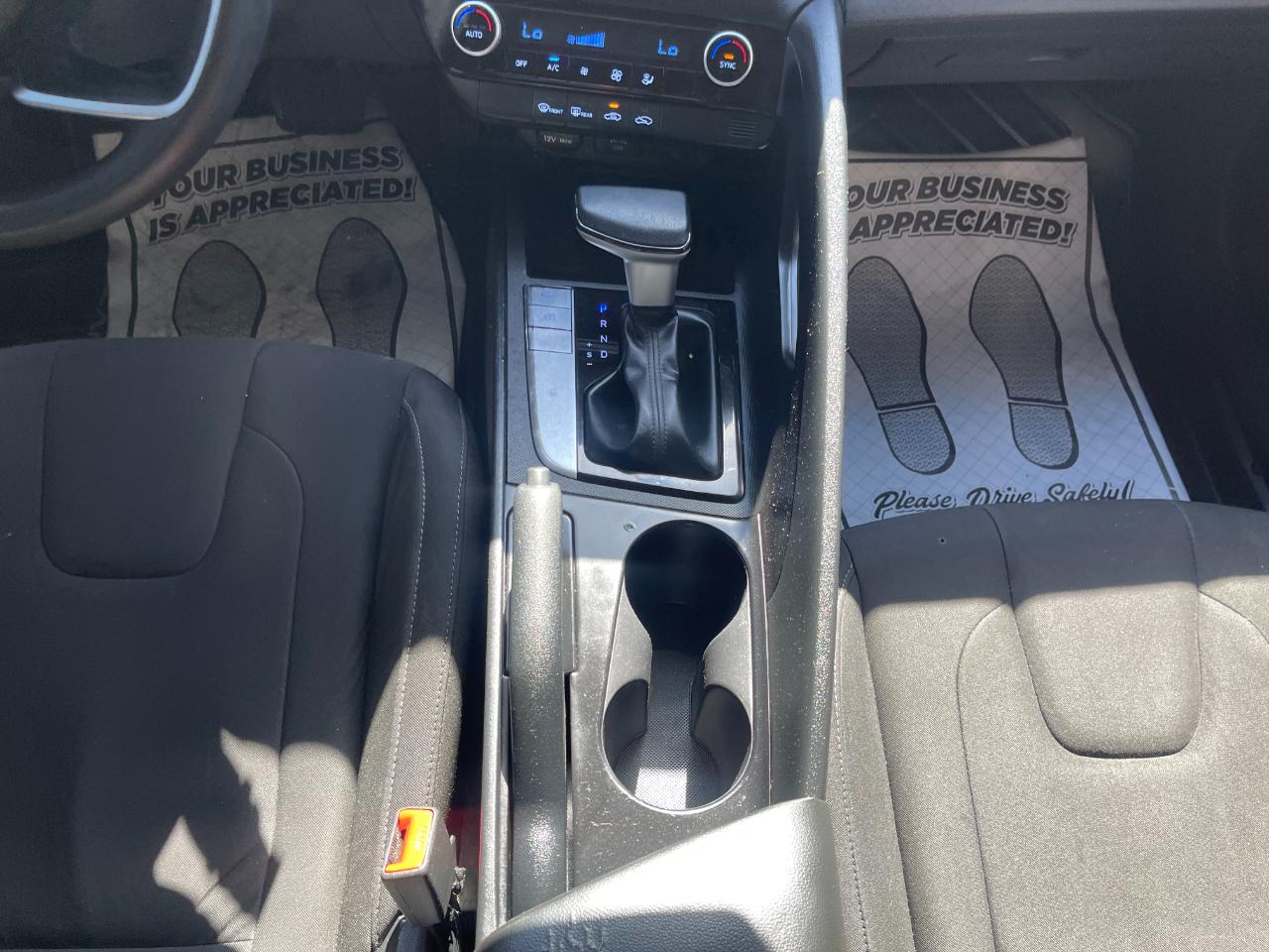 Hyundai Elantra SEL 2023