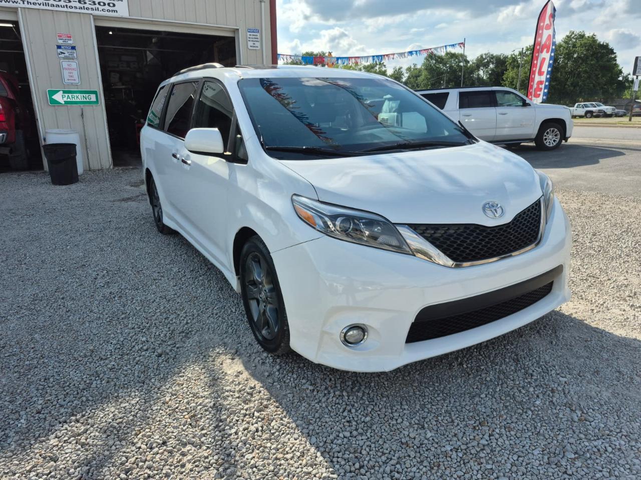 Toyota Sienna SE FWD 8-Passenger FWD V6 2016