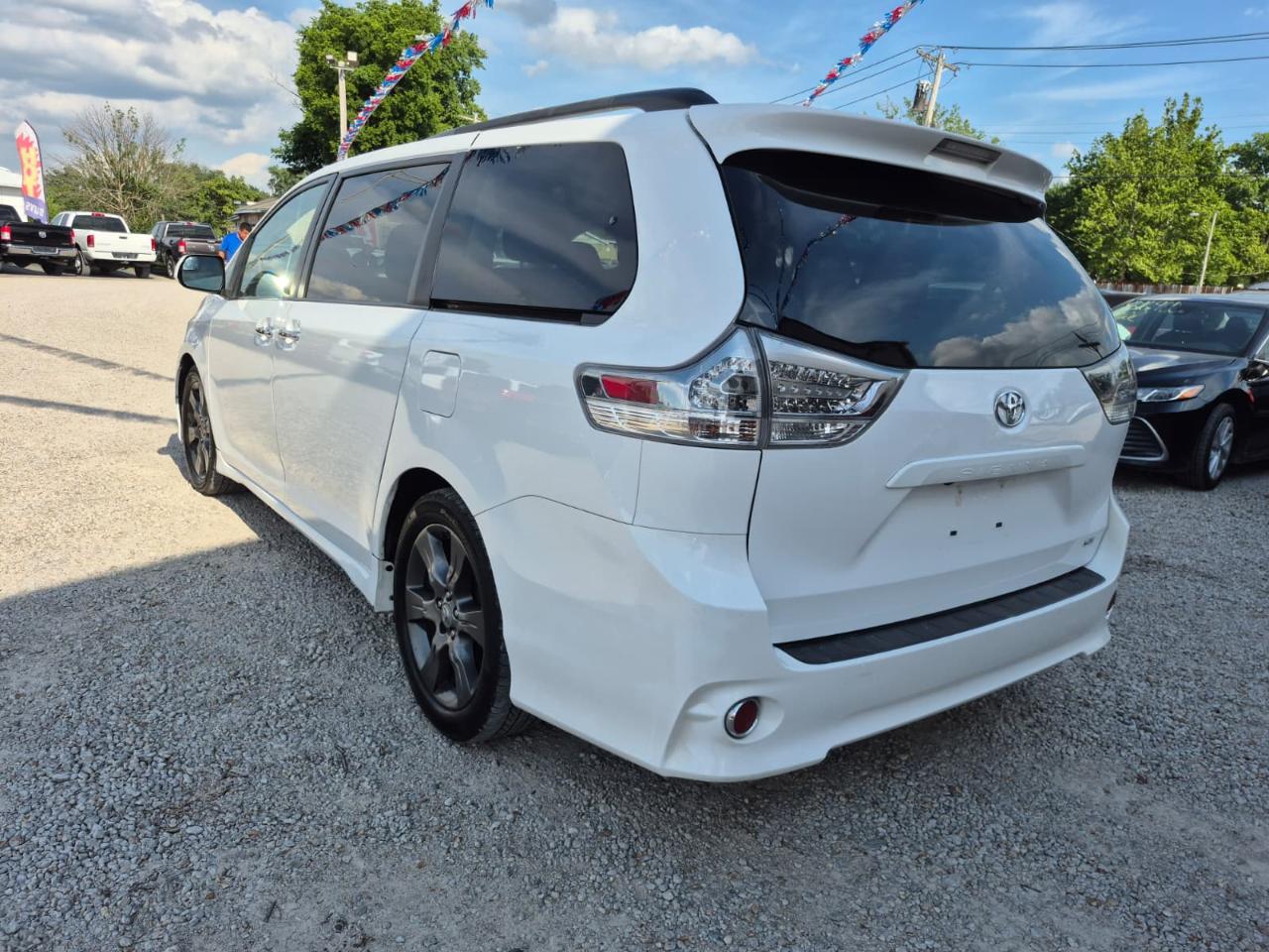 Toyota Sienna SE FWD 8-Passenger FWD V6 2016