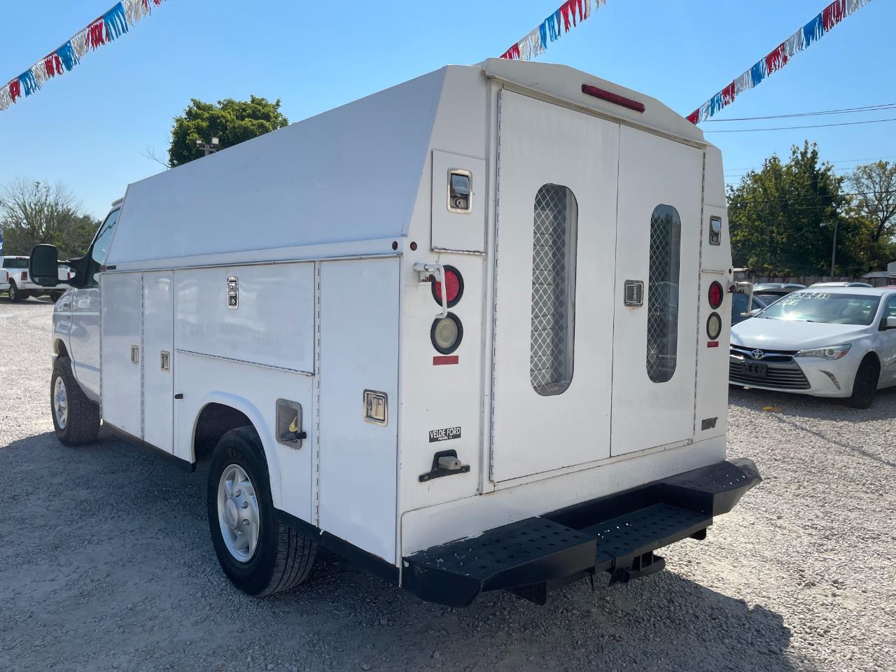 Ford Econoline E-350 Super Duty 2012