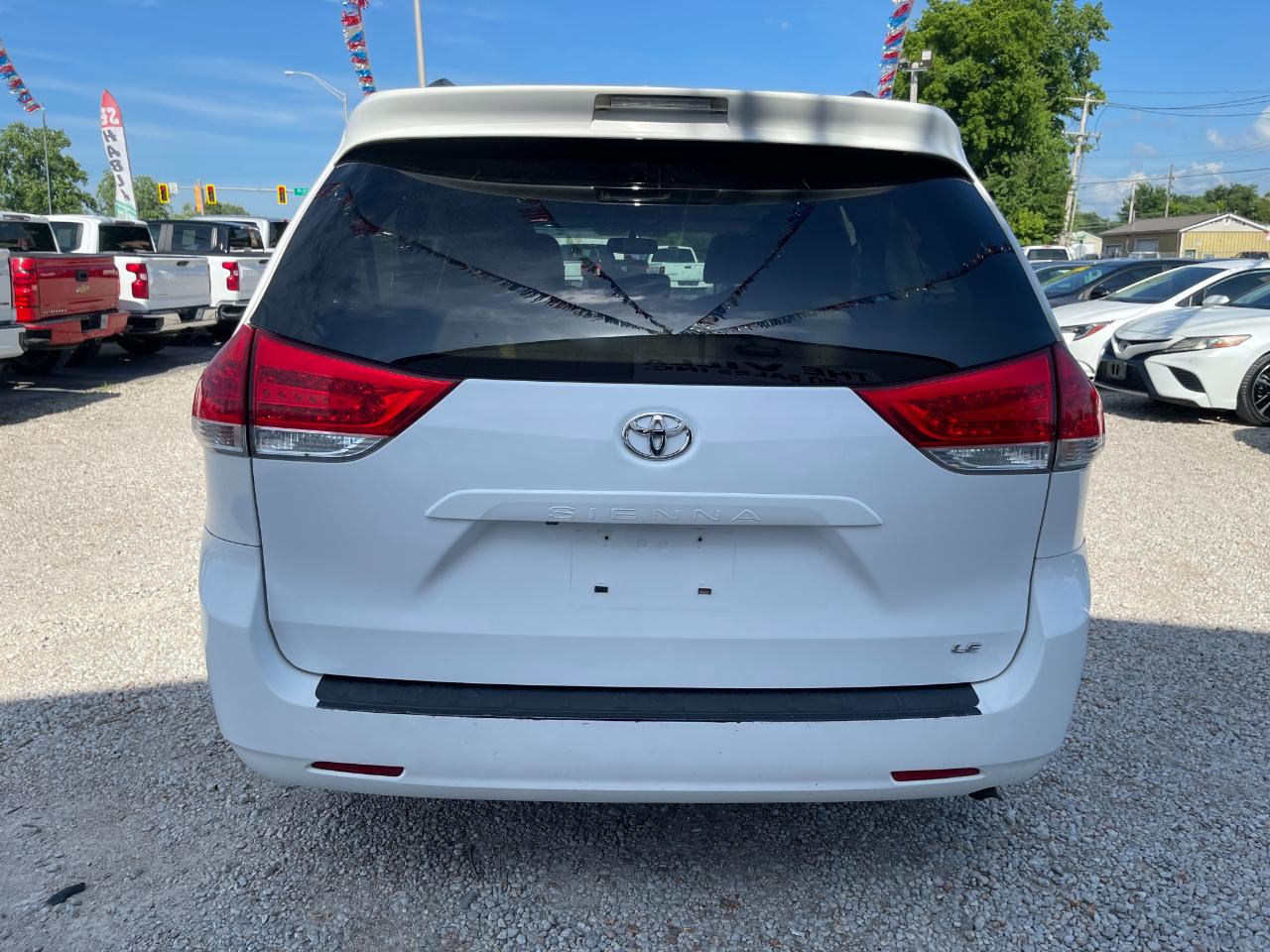 Toyota Sienna LE FWD 8-Passenger V6 2012