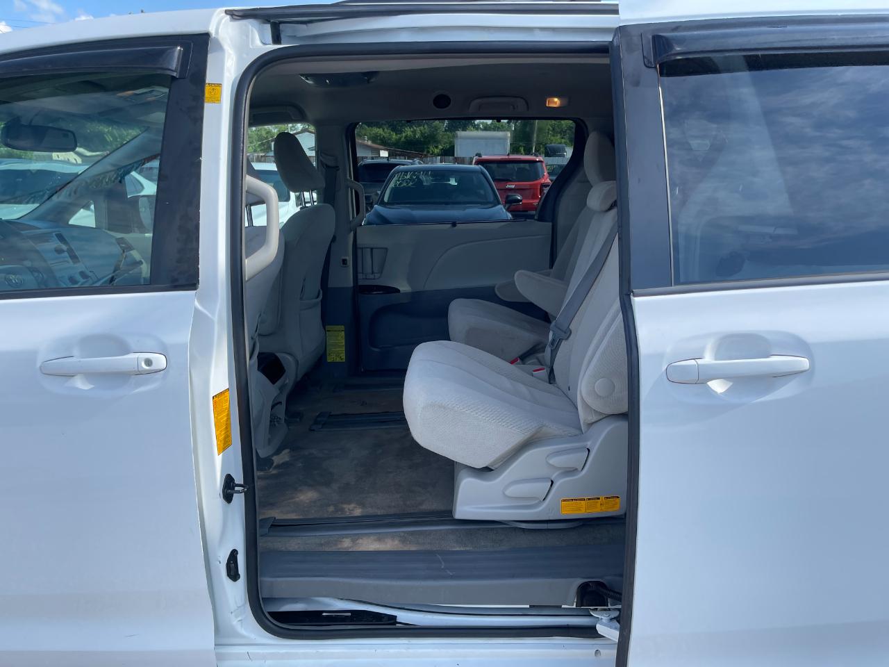 Toyota Sienna LE FWD 8-Passenger V6 2012