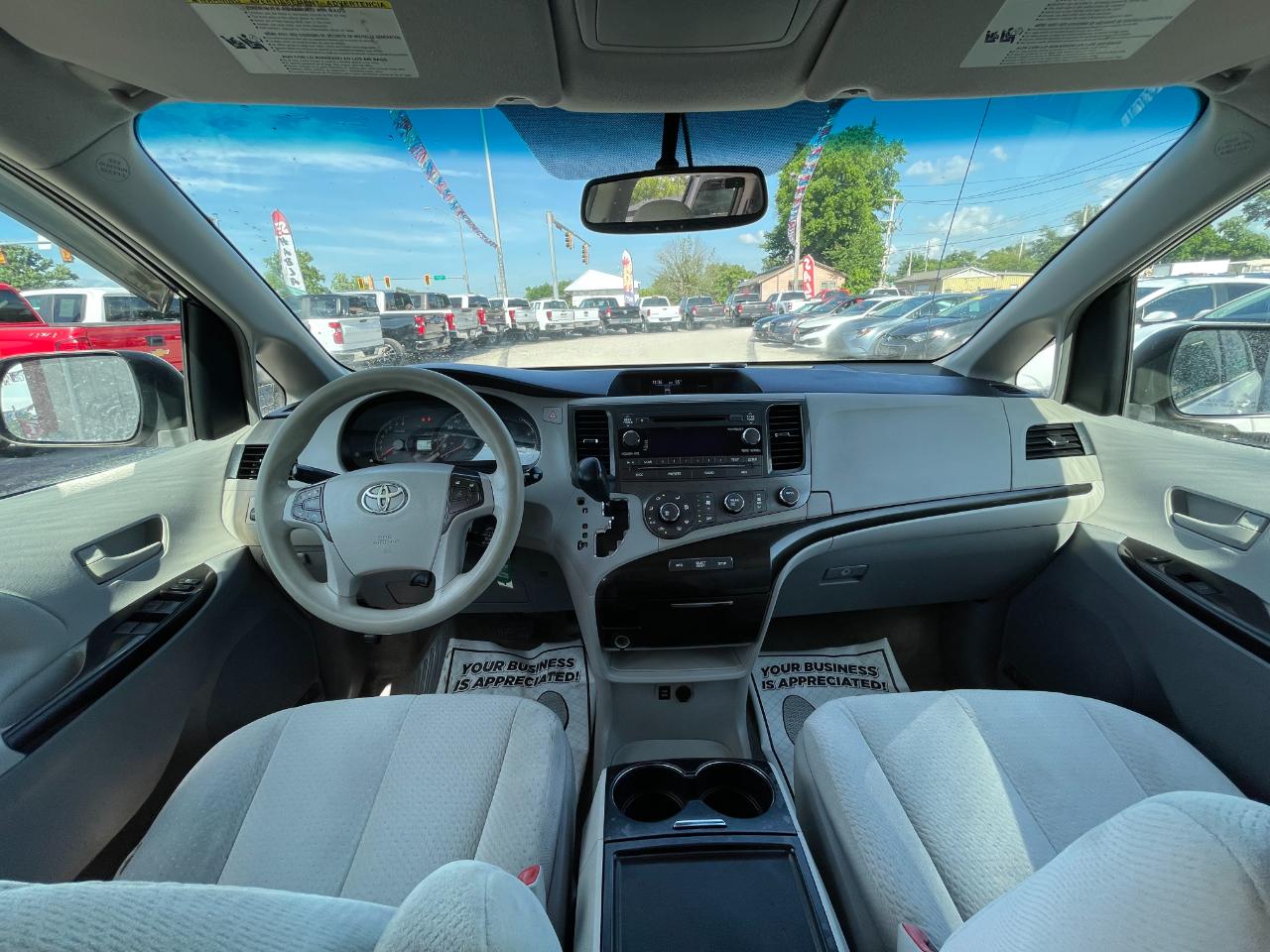 Toyota Sienna LE FWD 8-Passenger V6 2012