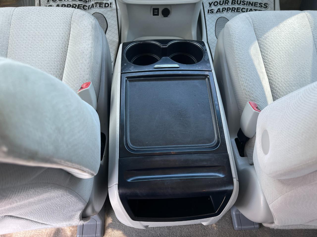 Toyota Sienna LE FWD 8-Passenger V6 2012