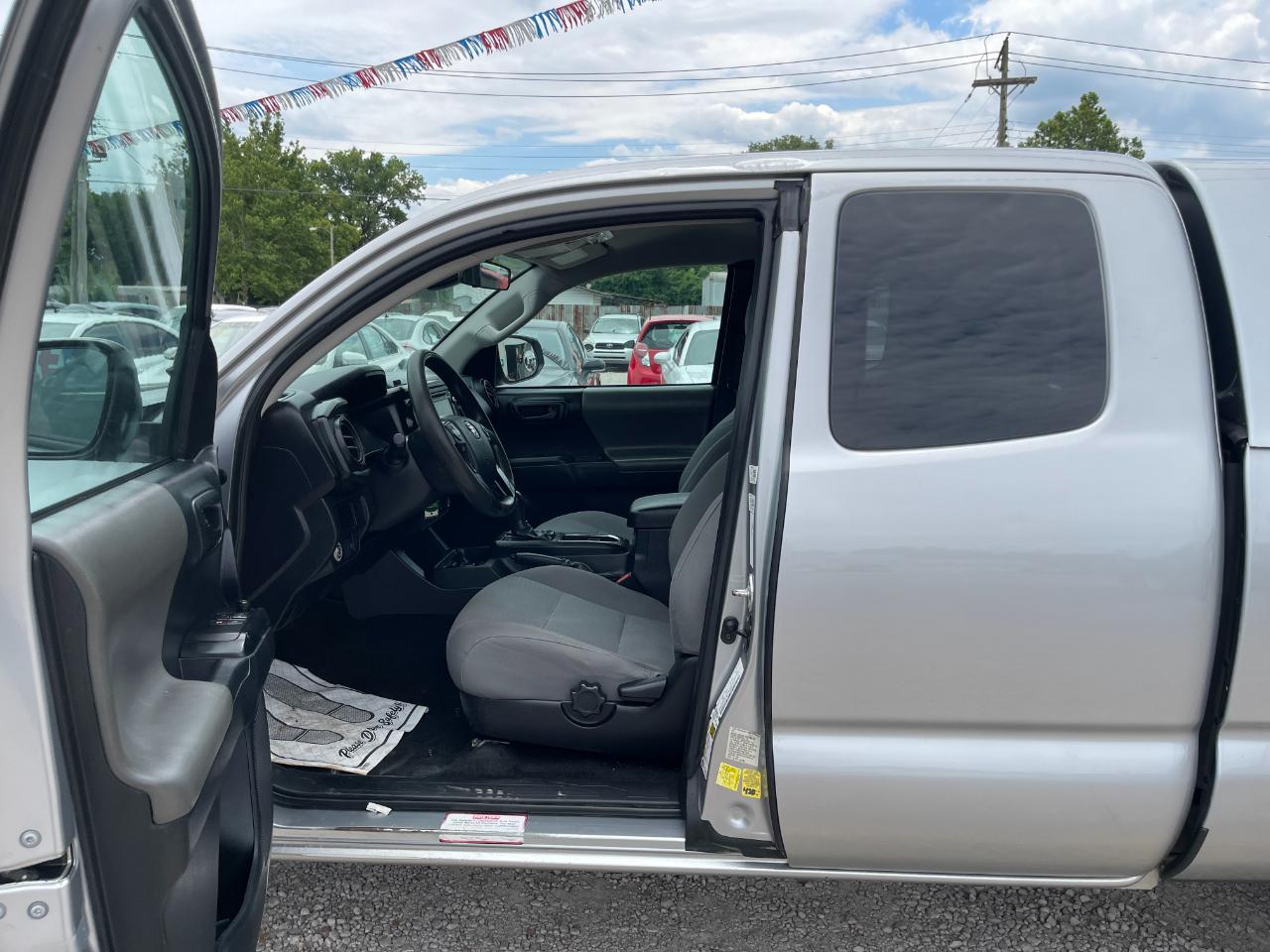 Toyota Tacoma SR5 Access Cab I4 6AT 2WD 2019