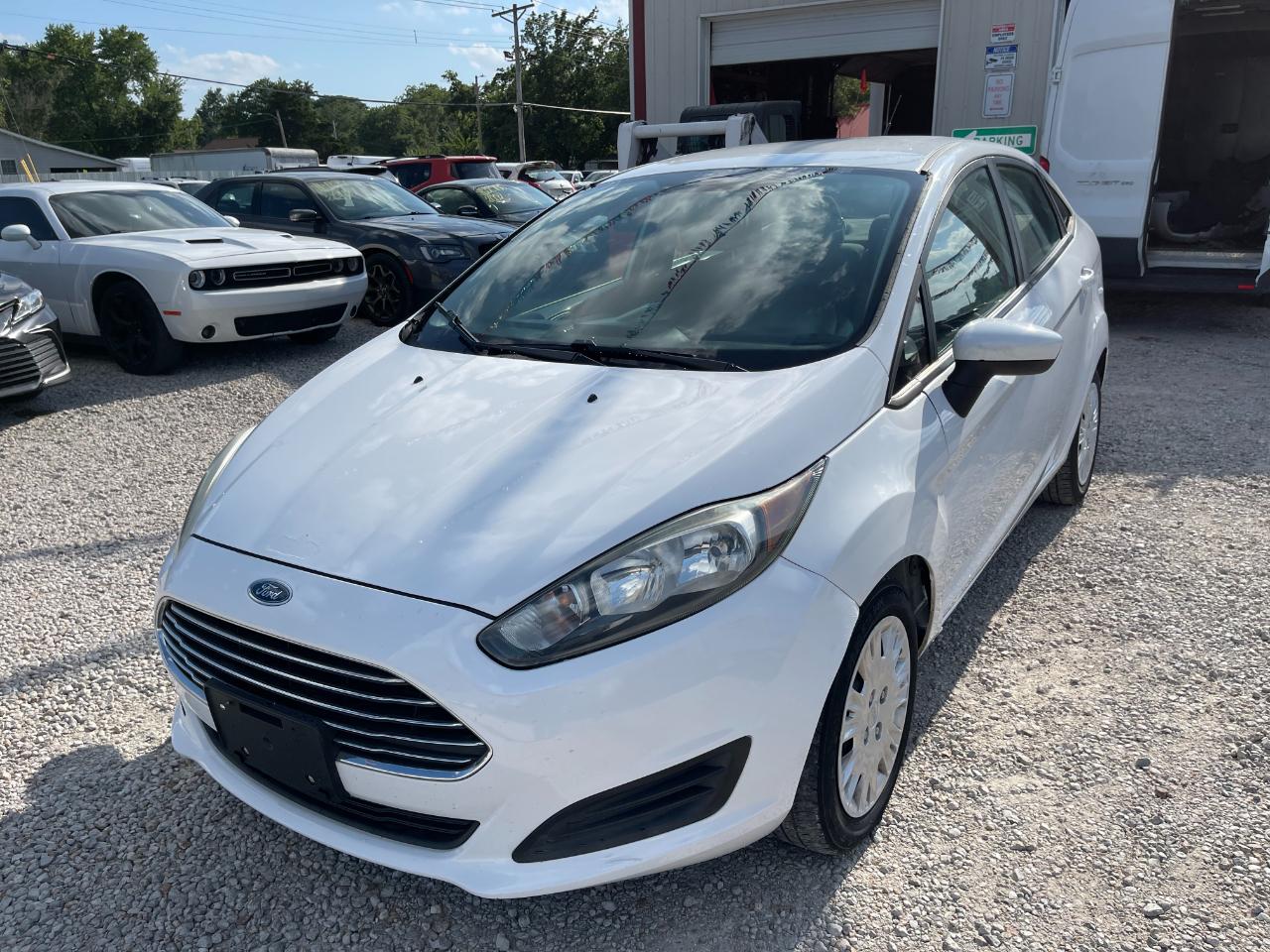 2015 Ford Fiesta S Sedan's photo
