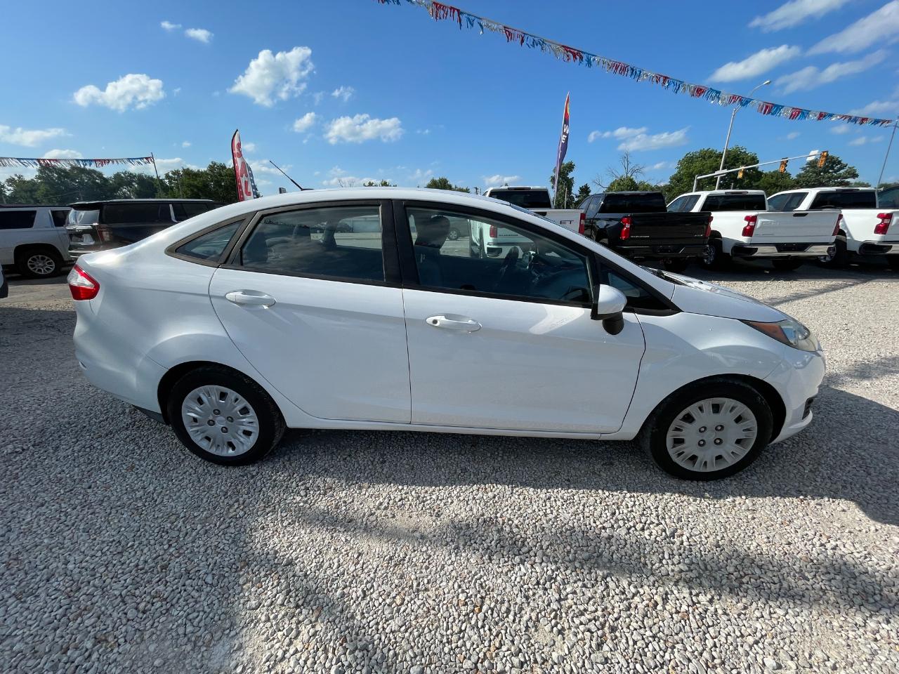 Ford Fiesta S Sedan 2015