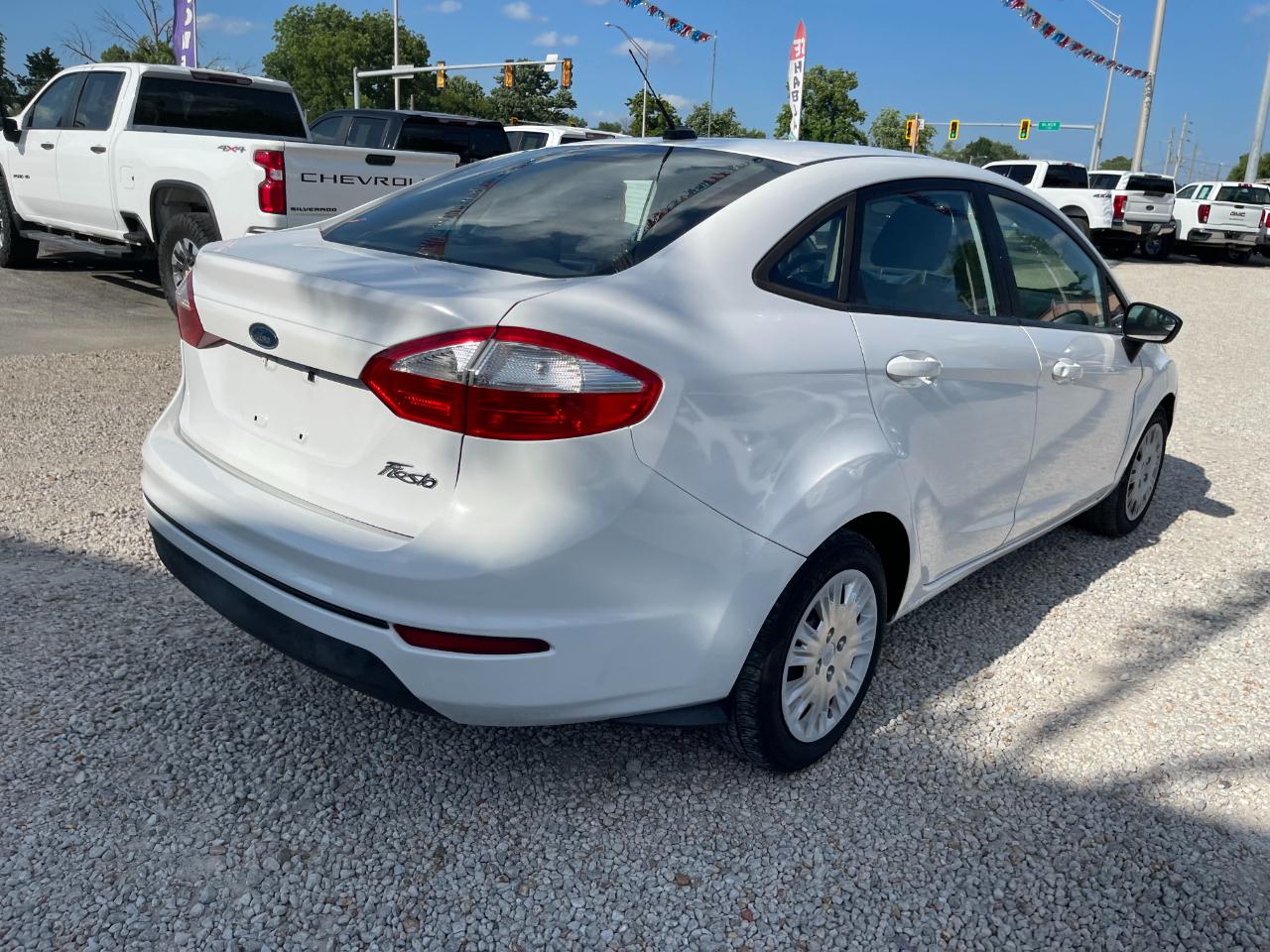 Ford Fiesta S Sedan 2015