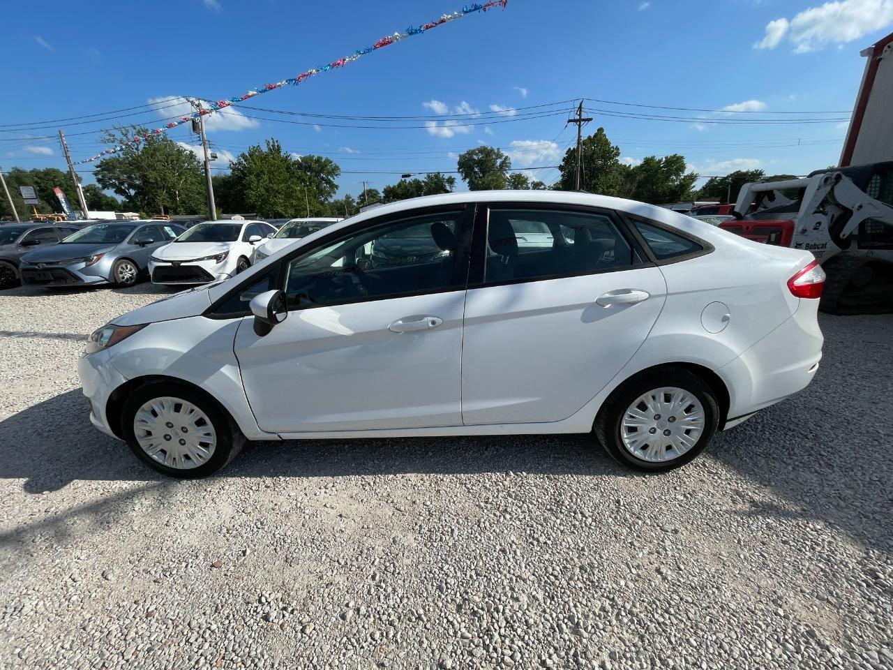 Ford Fiesta S Sedan 2015