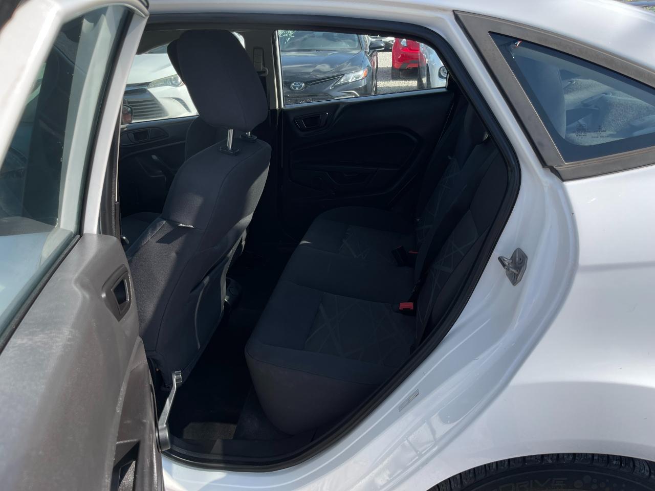 Ford Fiesta S Sedan 2015