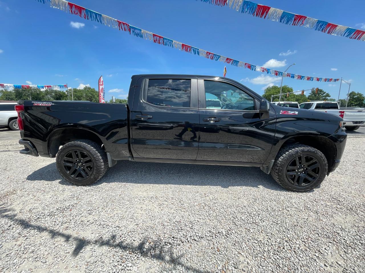 Chevrolet Silverado 1500 Limited LT Trail Boss Crew Cab Long Box 4WD 2022