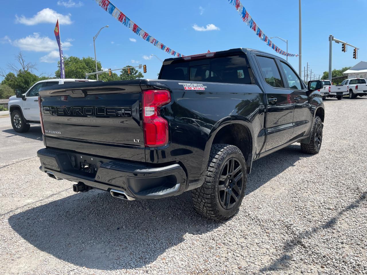 Chevrolet Silverado 1500 Limited LT Trail Boss Crew Cab Long Box 4WD 2022