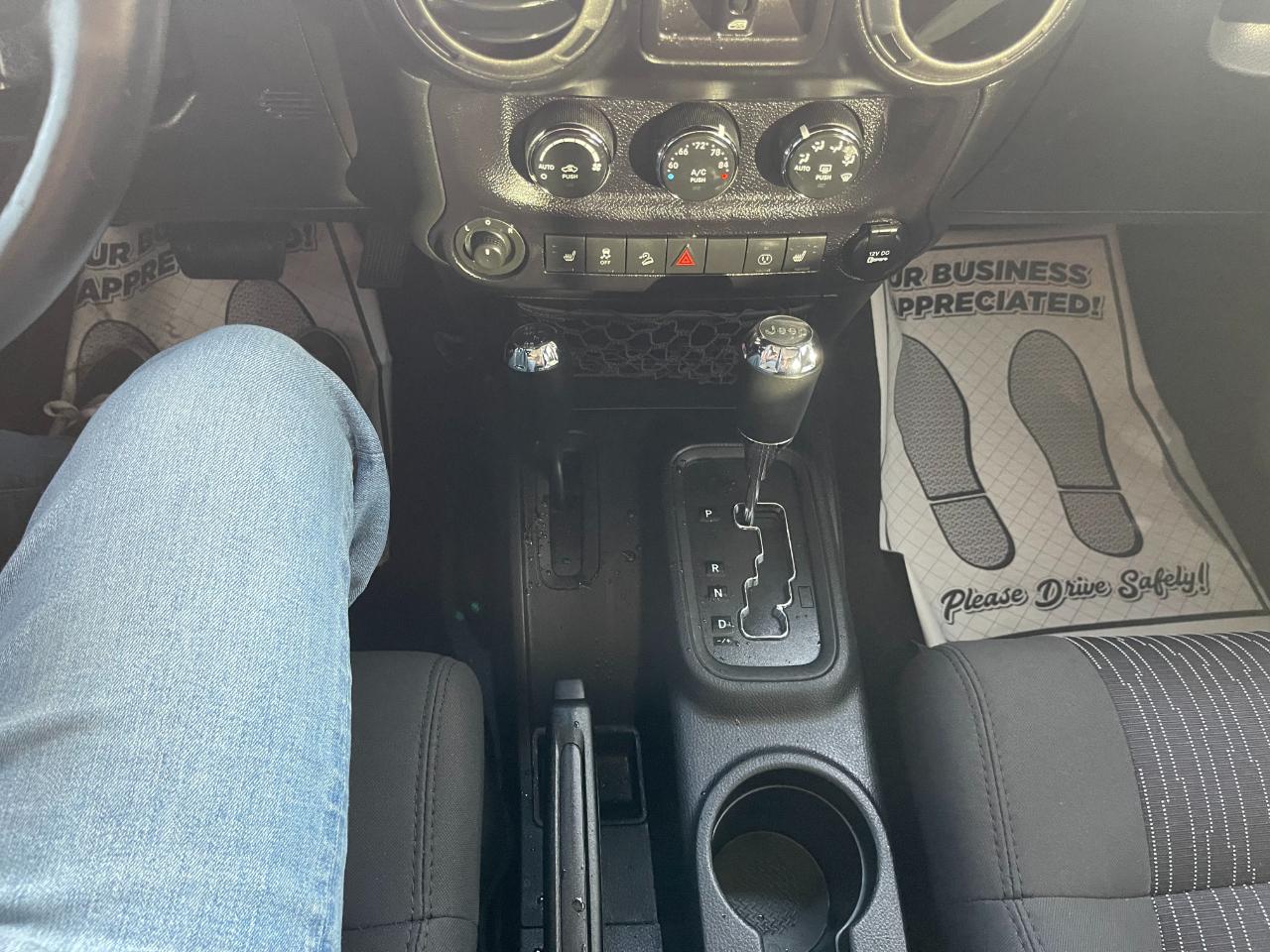 Jeep Wrangler Unlimited Sahara 4WD 2014