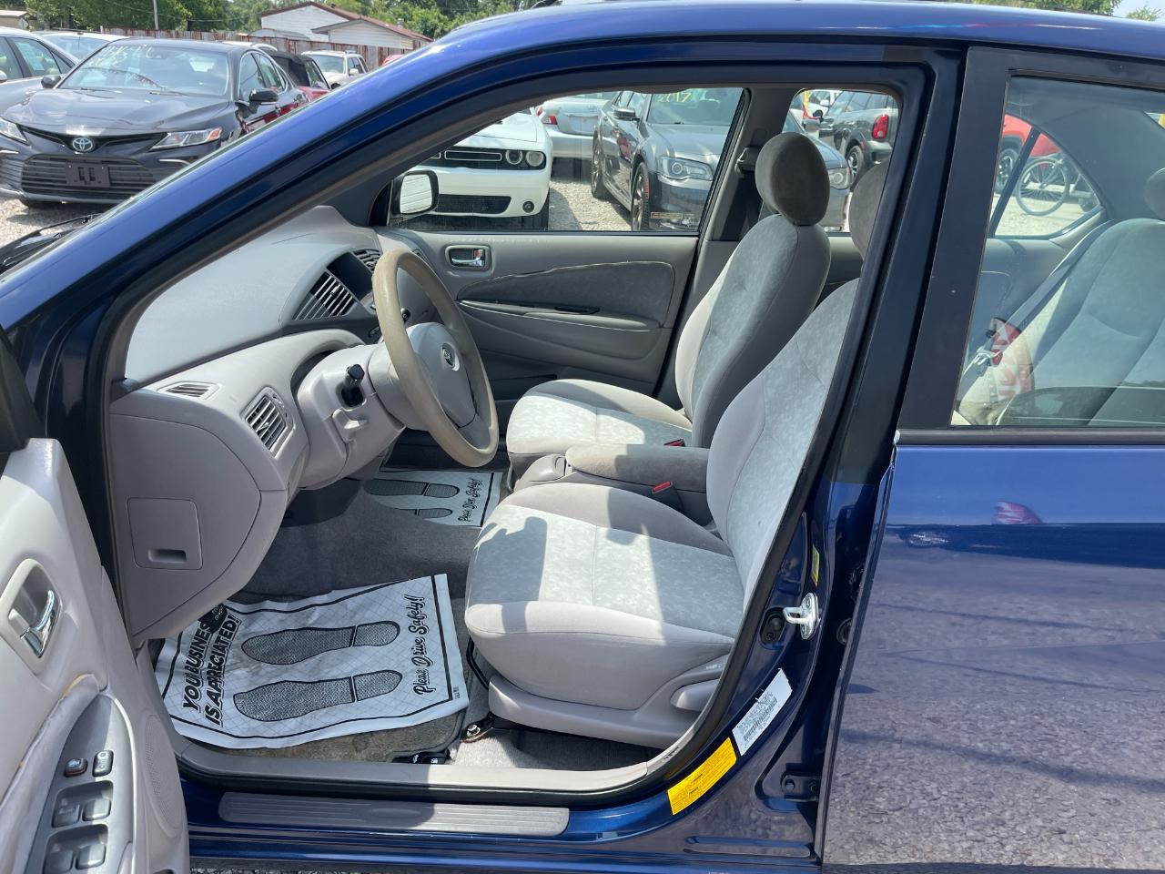 Toyota Prius 4-Door Sedan 2002