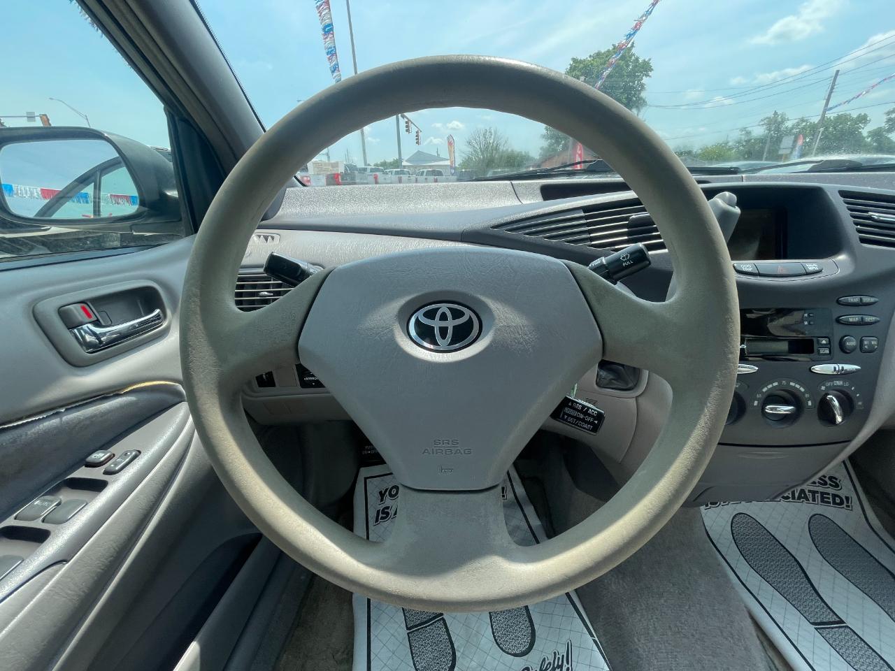 Toyota Prius 4-Door Sedan 2002