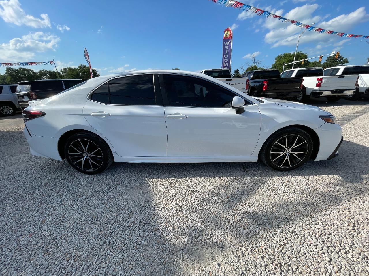 Toyota Camry SE 2021